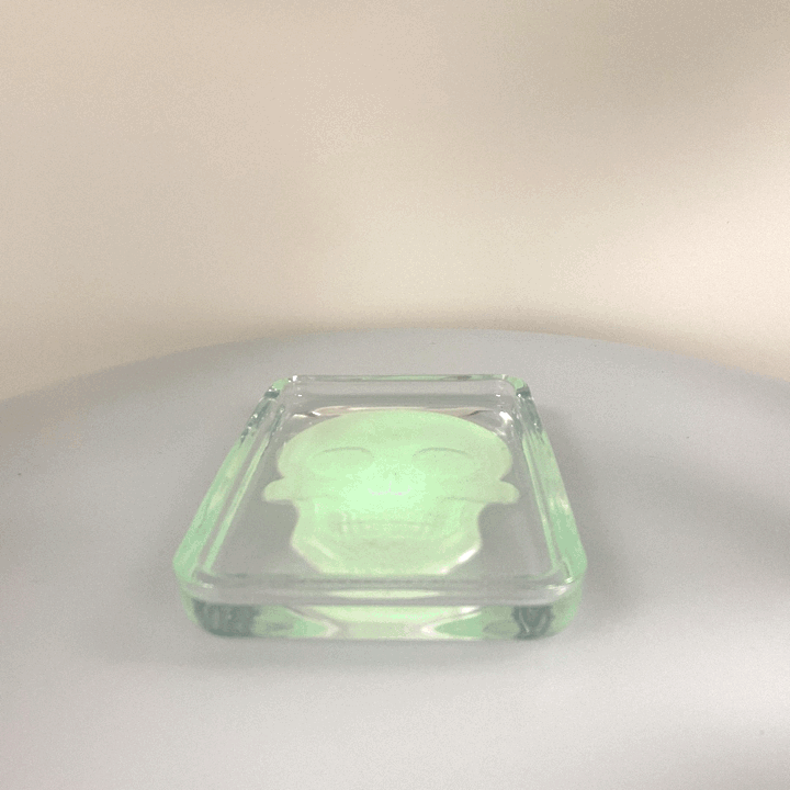 Glow in The Dark Skull Glass Rolling Tray - 6 Pieces Per Retail Ready Display 22066 SMOKEZILLA